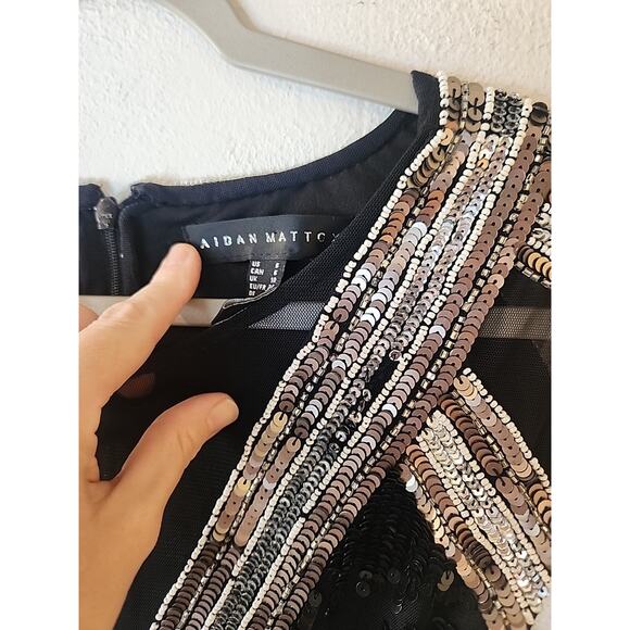 Aidan Mattox Women's Cocktail Dress Size 6 Black Silver Sequined Mini Sheath - Picture 4 of 7